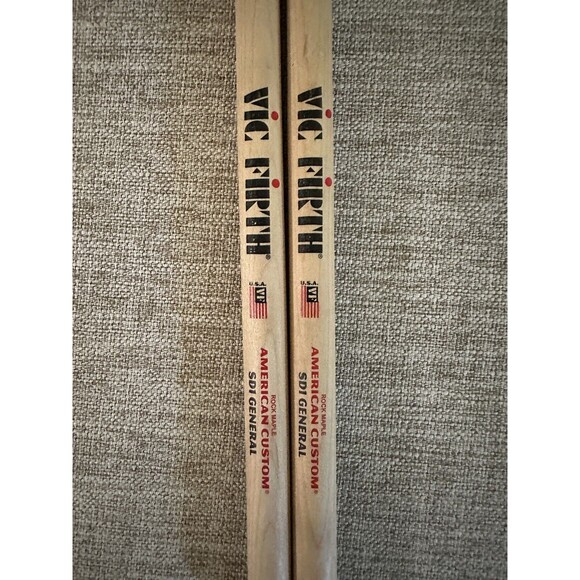 Vic Firth Rock Maple American Custom‎ SD1 General Drumsticks - Picture 2 of 3